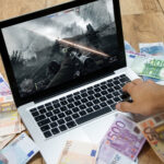 How can I earn $100 a day online in Pakistan?